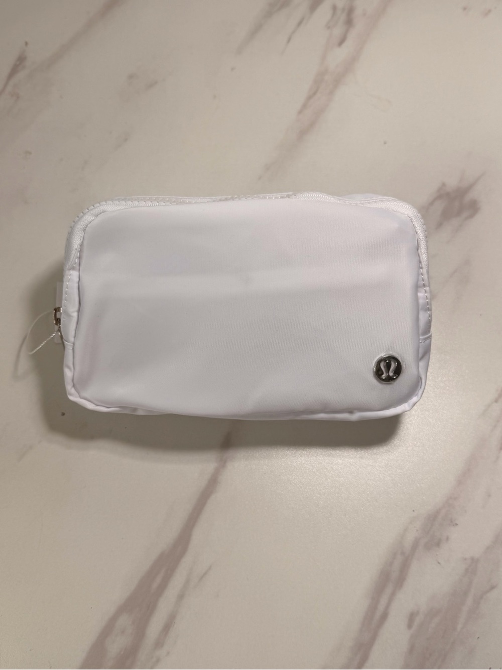 lululemon Everywhere Belt Bag 1L White – NWT – Adjustable Waist Crossbody Bag